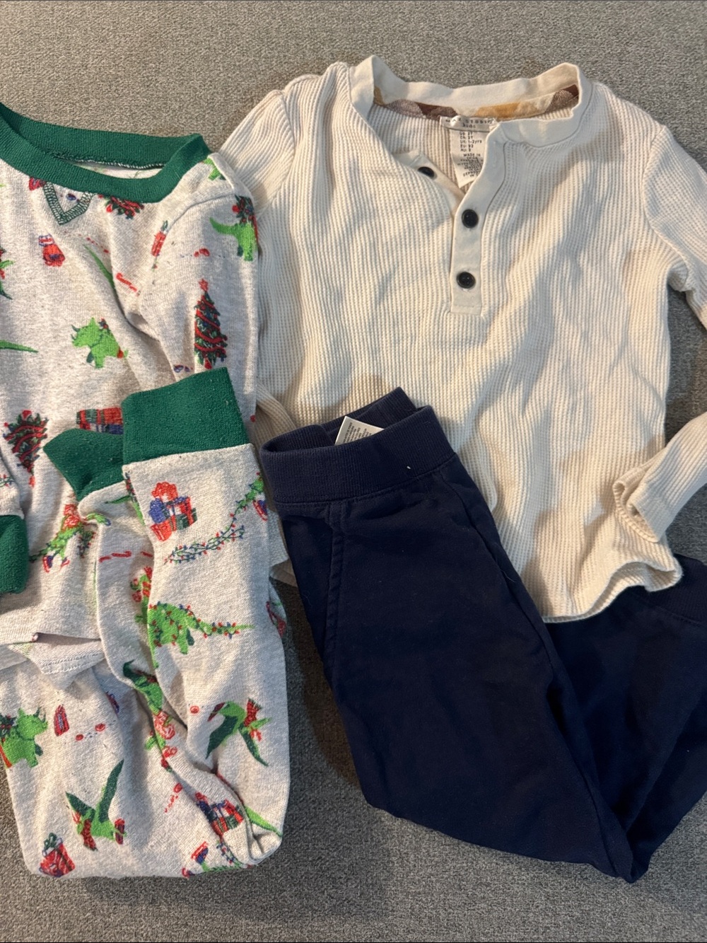 5/$15- 2t bundle - Picture 2 of 2